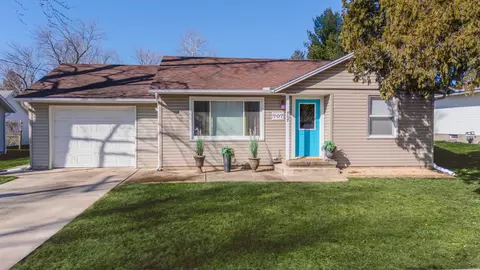 707 N Center St, Gridley, IL 61744