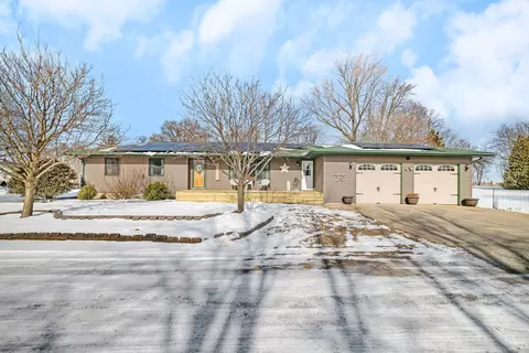 30428 N 379 East Rd, Ancona, IL 61311
