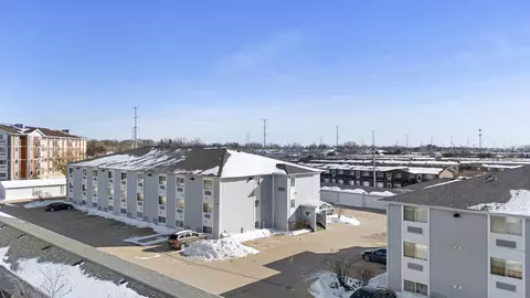 3130 W Monroe St #317, Waukegan, IL 60085