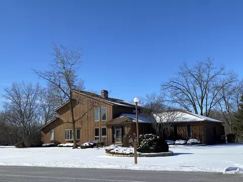 822 Tipperary St, Gilberts, IL 60136