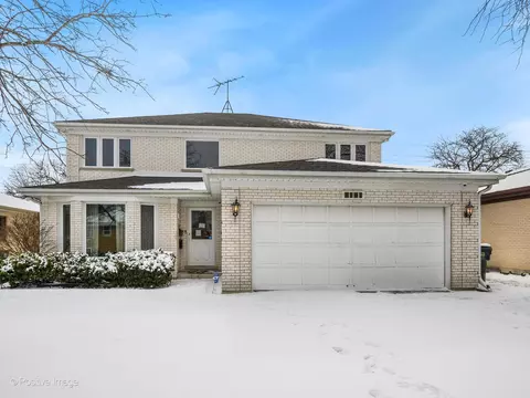 7141 W Oakton Ct, Niles, IL 60714