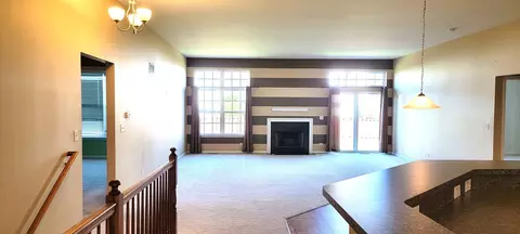 Living - 264 Monument Dr, Elgin, IL 60124 photo 1 of 2