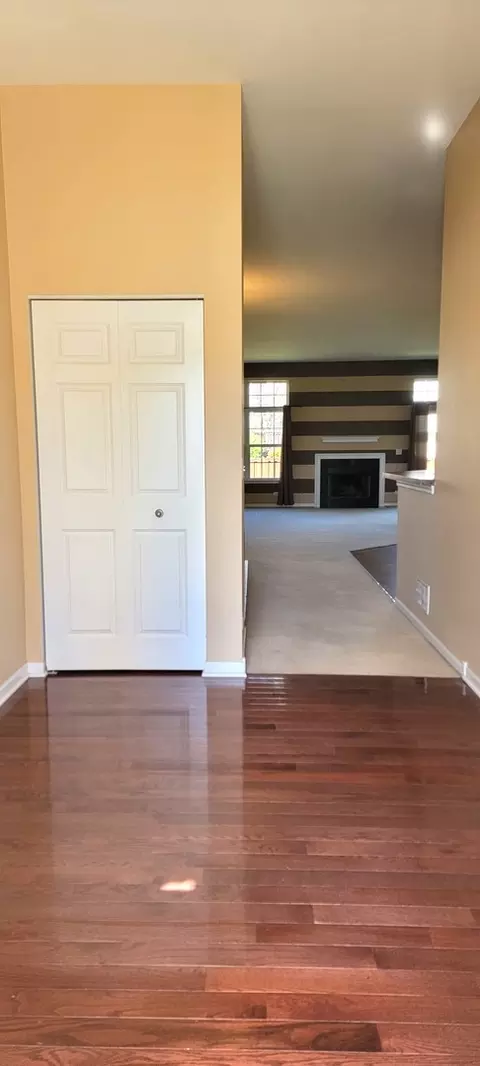 Entry Way - 264 Monument Dr, Elgin, IL 60124 photo 1 of 1