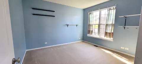 Bedroom - 264 Monument Dr, Elgin, IL 60124 photo 5 of 5