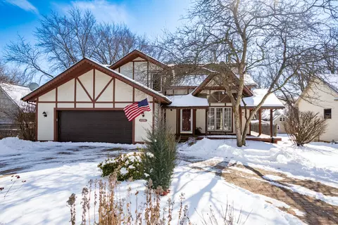 25291 W Hawthorne Ave, Antioch, IL 60002