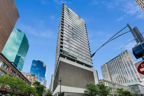 550 N Saint Clair St #1308, Chicago, IL 60611