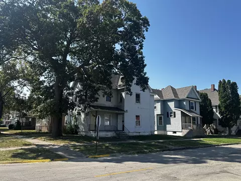 310 W Merchant St, Kankakee, IL 60901 photo 2