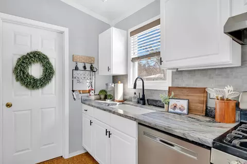 Kitchen - 2522 E 1704th Rd, Ottawa, IL 61350 photo 5 of 7