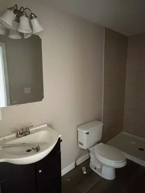338 W Merchant St, Kankakee, IL 60901 photo 3