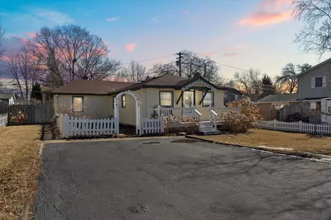 36127 N James Ct, Ingleside, IL 60041
