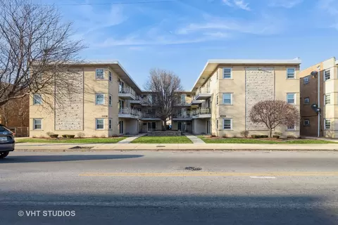 4418 W 55th St #2, Chicago, IL 60632