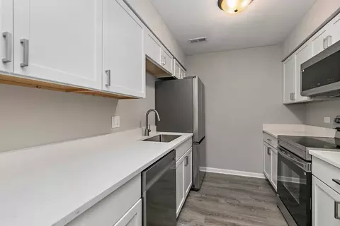 Kitchen - 1484 Stonebridge Cir #B4, Wheaton, IL 60187 photo 1 of 2