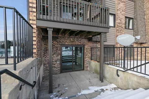Exterior - 1484 Stonebridge Cir #B4, Wheaton, IL 60187 photo 2 of 2