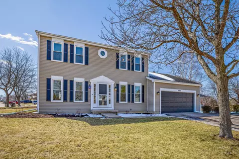 1370 Loch Lomond Dr, Crystal Lake, IL 60014
