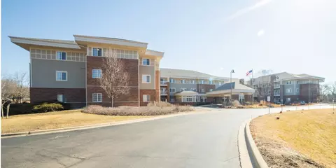 801 N Mclean Blvd #334, Elgin, IL 60123