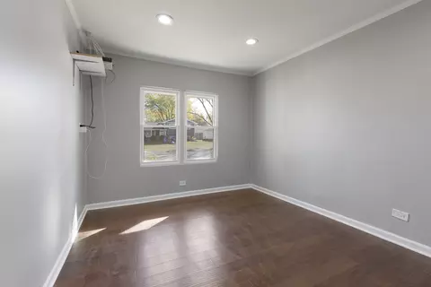 960 Olive St, Hoffman Estates, IL 60169 photo 9