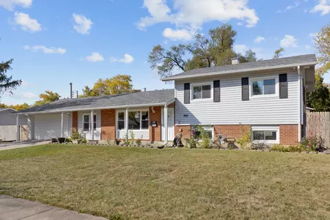 960 Olive St, Hoffman Estates, IL 60169