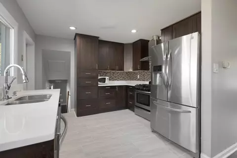 960 Olive St, Hoffman Estates, IL 60169 photo 5