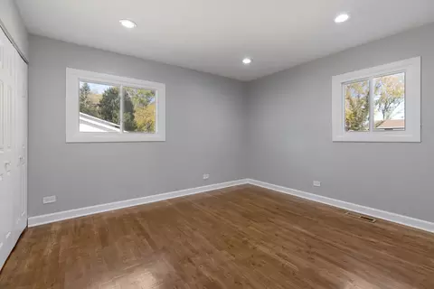 960 Olive St, Hoffman Estates, IL 60169 photo 11