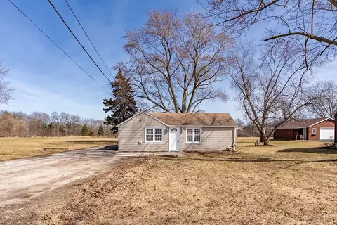 1346 S Broadway Rd, Montgomery, IL 60538