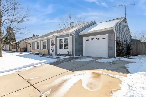 1006 Manor Dr, Streamwood, IL 60107