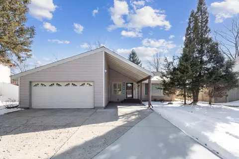 505 Buckeye Ln, Bolingbrook, IL 60440