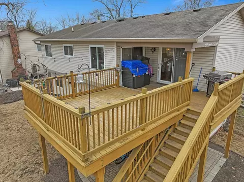 Exterior - 324 Thistle Dr, Bolingbrook, IL 60490 photo 3 of 5