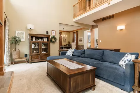 Living - 9062 Forest Ridge Dr, Roscoe, IL 61073 photo 2 of 3