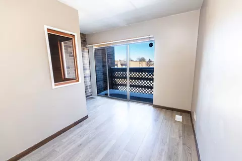 902 Kenneth Cir #6, Elgin, IL 60120 photo 8