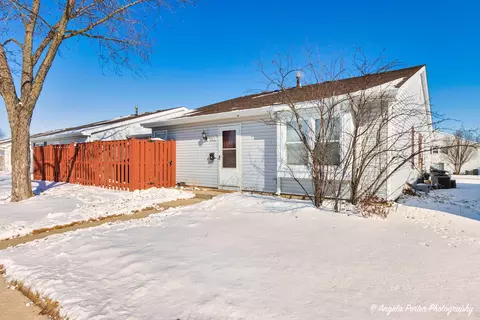 1874 Stockton Dr #1874, Hoffman Estates, IL 60169