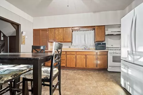 Kitchen - 714 S Evans St, Bloomington, IL 61701 photo 1 of 2