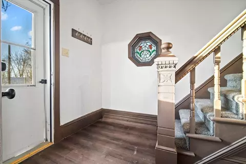 Entry Way - 714 S Evans St, Bloomington, IL 61701 photo 1 of 7