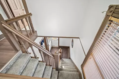 Entry Way - 714 S Evans St, Bloomington, IL 61701 photo 5 of 7