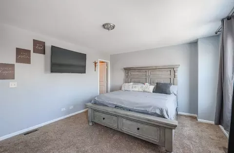 Bedroom - 7441 W 57th Pl, Summit, IL 60501 photo 2 of 6