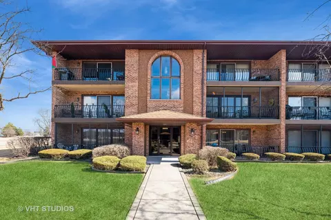 11101 Heritage Dr #1D, Palos Hills, IL 60465