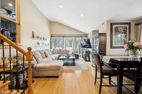 349 Amherst Ave, Des Plaines, IL 60016 photo 3