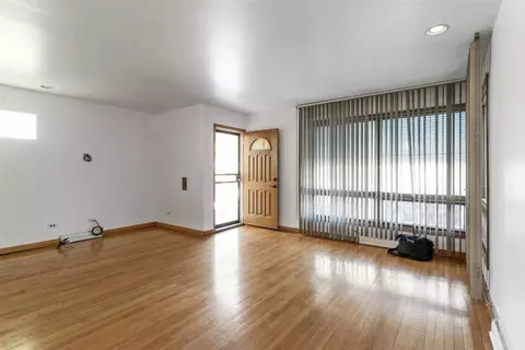 Undisclosed, Chicago, IL 60651 photo 3