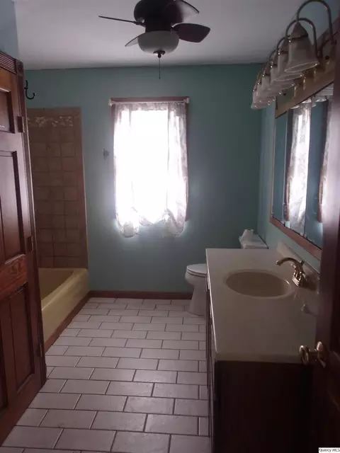 Bath - 2155 N 2450th Ave, Camp Point, IL 62320 photo 1 of 1