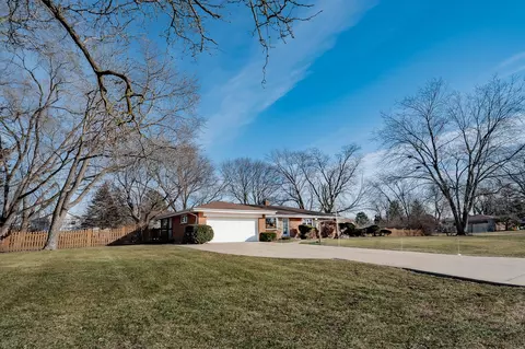 1101 Drake Ave, Prospect Heights, IL 60070