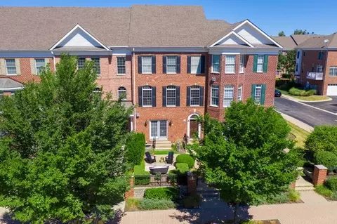 105 Spring Ave, Naperville, IL 60540