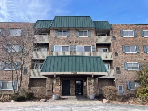 700 Perrie Dr #316, Elk Grove Village, IL 60007