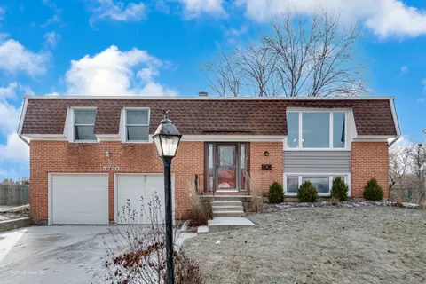 3720 N Firestone Dr N, Hoffman Estates, IL 60192