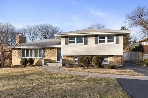 520 Bunning Dr, Downers Grove, IL 60516