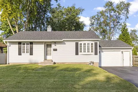 1906 Burry Circle Dr, Crest Hill, IL 60403