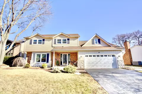 916 Jaipur St, Naperville, IL 60540