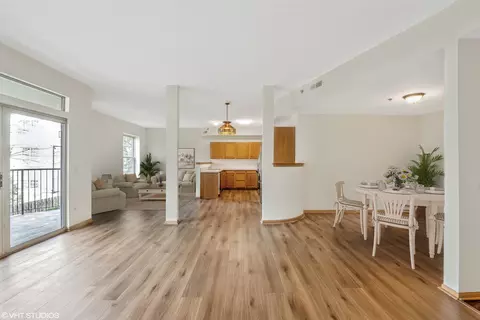 Living - 3135 Town Square Dr #105, Rolling Meadows, IL 60008 photo 2 of 2
