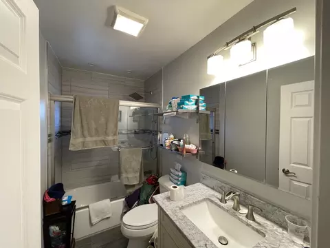 733 Greenview Ave, Des Plaines, IL 60016 photo 5