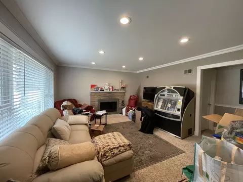 733 Greenview Ave, Des Plaines, IL 60016 photo 3