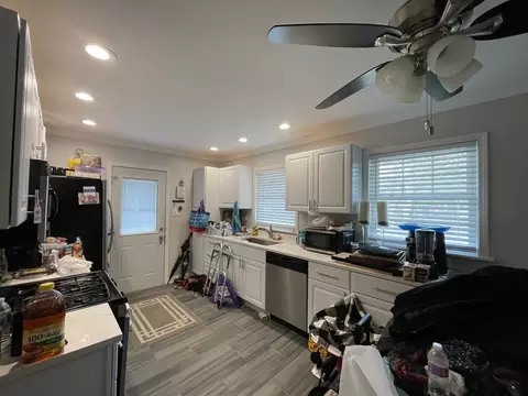 733 Greenview Ave, Des Plaines, IL 60016 photo 4