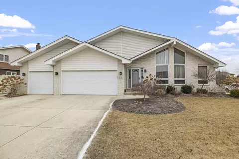 8031 Stonegate Dr, Tinley Park, IL 60487